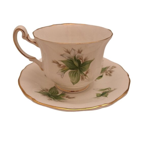 Royal Adderley Trillium Canadian Provincial Flowers Tea Cup and Saucer - Picture 5 of 11